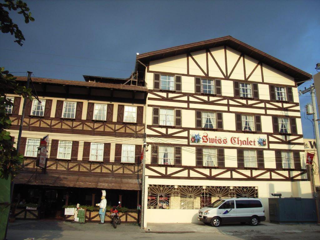 Swiss Chalet Angeles Bagian luar foto