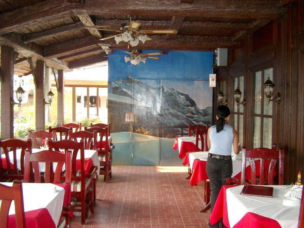 Swiss Chalet Angeles Bagian luar foto