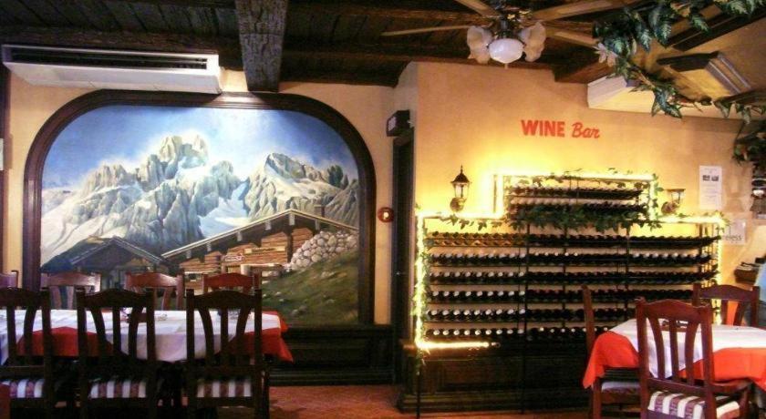 Swiss Chalet Angeles Bagian luar foto